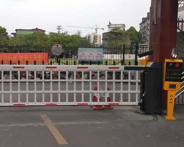 湖南省益陽市赫山區(qū)十三中學(xué)